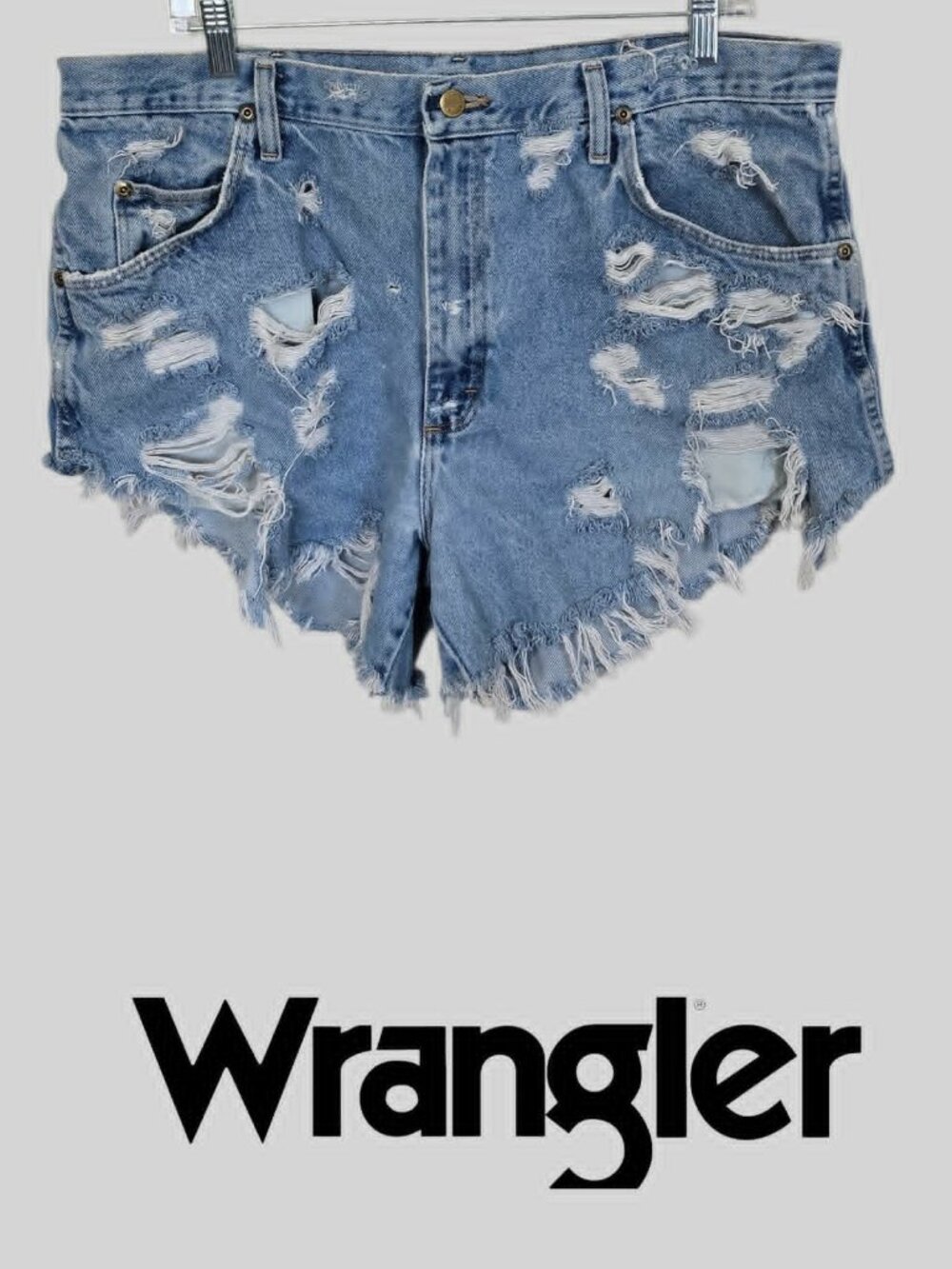 Wrangler Light Wash Distressed Denim Cut off Ripped Frayed Jeans Short Womens 36